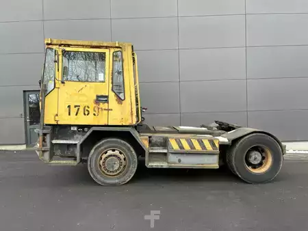 Terminal tractor 1995  Terberg RT26 (1)