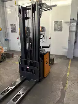 Stacker pedestre 2014  Still EGV-S14LB (1)