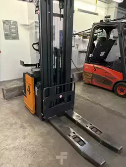 Stacker pedestre 2014  Still EGV-S14LB (4)