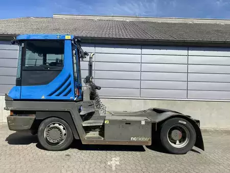 Terminálový traktor 2016  Terberg RT223 4X4 (1)