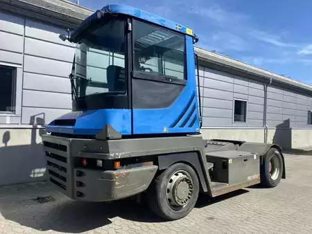 Terminálový traktor 2016  Terberg RT223 4X4 (2)
