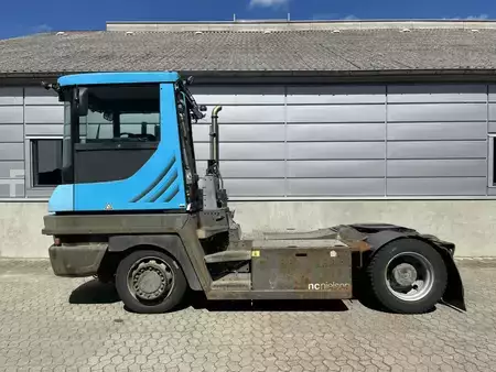 Terminálový traktor 2017  Terberg RT223 4X4 (1)