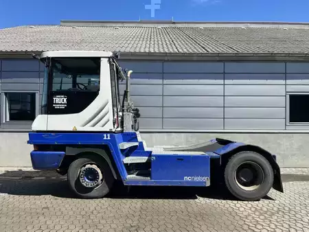 Terminálový traktor 2020  Terberg TT223 4X2 (1)