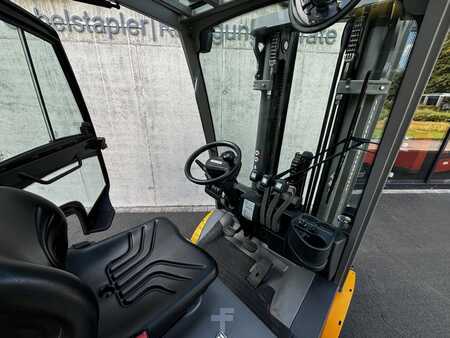 Propane Forklifts 2020  Jungheinrich TFG425 (4)