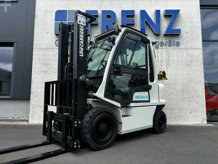 Empilhador a gás 2017 Unicarriers U1D2A25LQ (1)