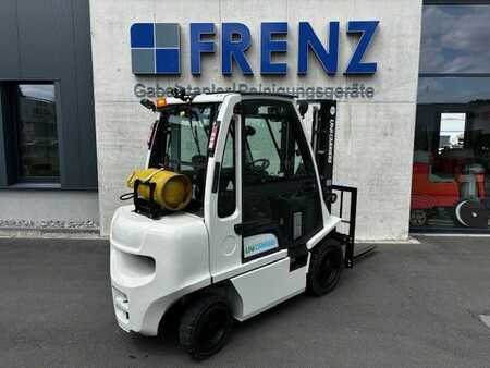 Empilhador a gás 2017  Unicarriers U1D2A25LQ (2)