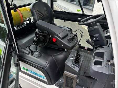 Empilhador a gás 2017 Unicarriers U1D2A25LQ (3)