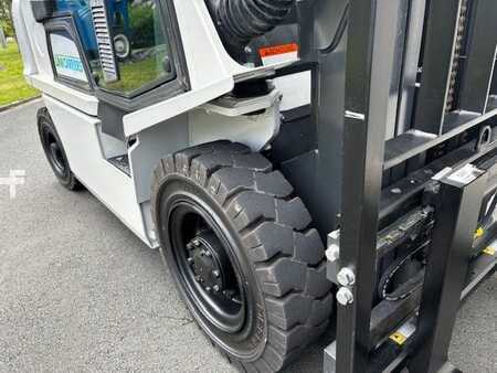 Empilhador a gás 2017 Unicarriers U1D2A25LQ (4)