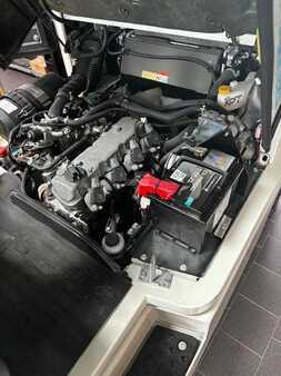 Empilhador a gás 2017  Unicarriers U1D2A25LQ (6)