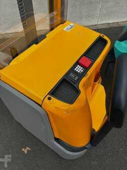 Stacker pedestre 2016 Jungheinrich EJC212 (4)