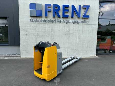 Porta-paletes elétrico com assento 2016 Jungheinrich ESE120 (2)