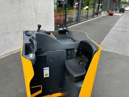 Nízkozdvižný vozík se sedadlem pro řidiče 2016  Jungheinrich ESE120 (3)