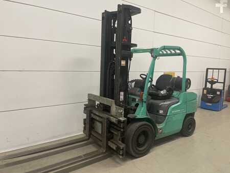 Wózki gazowe 2004 Mitsubishi FG35N (3)