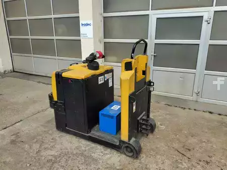 Tahač 2014  Yale M050T (2)