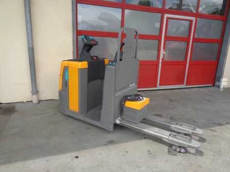 Stacker stå på 2018 Jungheinrich ECE 220 (3)