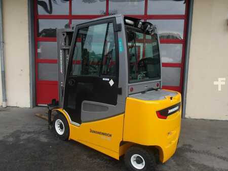 Chariots électriques à 4 roues 2019  Jungheinrich EFG430 (3)
