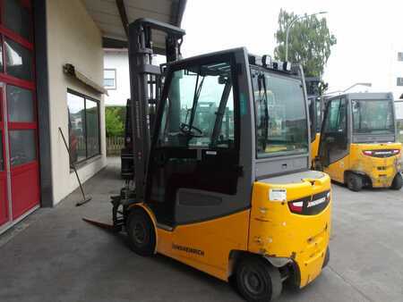 Chariots électriques à 4 roues 2022  Jungheinrich EFG425 (4)