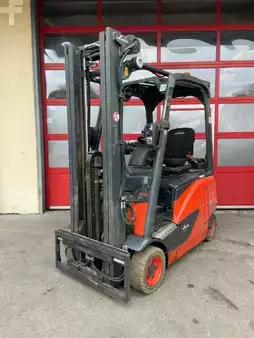 Elektro 4 Rad 2017  Linde E16PH-02 (1)