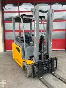 3-wiel elektrische heftrucks 2020  Jungheinrich EFG 220 (2)