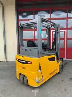 3-wiel elektrische heftrucks 2020  Jungheinrich EFG 220 (3)
