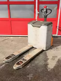 Ruční vysokozdvižný vozík 2019  Still ECU30 (1)