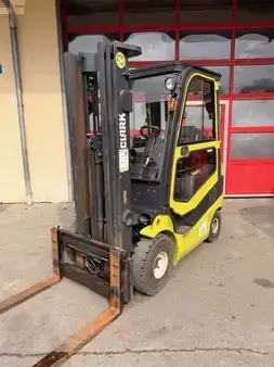 Nestekaasutrukki 2018  Clark C15L (1)