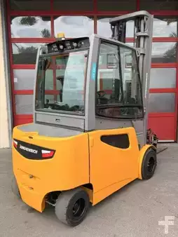 Chariots électriques à 4 roues 2017  Jungheinrich EFGS30 (2)