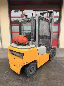 LPG VZV 2018  Jungheinrich TFG425 (2)