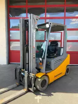 Eléctrico - 4 rodas 2019  Jungheinrich EFG316 (1)