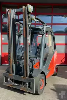 LPG VZV 2013  Linde H25T-02/600 (1)