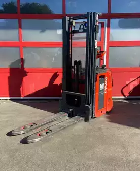 Ruční vysokozdvižný vozík 2019  Linde D14AP (1)