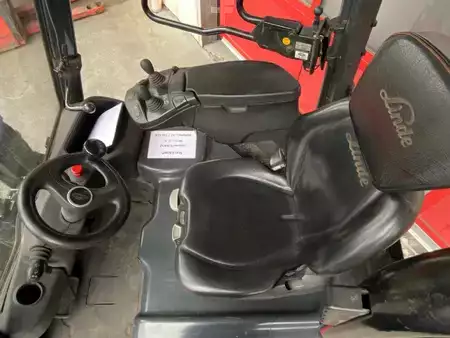 Carrelli elettrici 3 ruote 2020  Linde E14-02 (5)