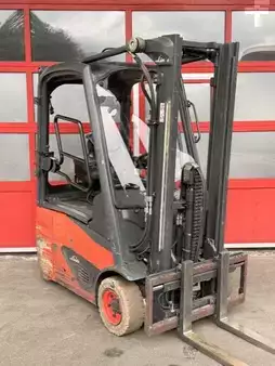 Carrelli elettrici 3 ruote 2020  Linde E14-02 (2)