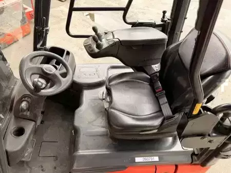 Carrelli elettrici 3 ruote 2020  Linde E14-02 (4)
