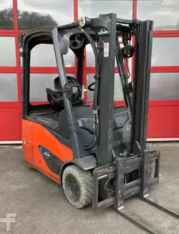 Carrelli elettrici 3 ruote 2020  Linde E14-02 (2)