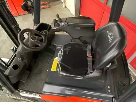 Carrelli elettrici 3 ruote 2020  Linde E14-02 (4)