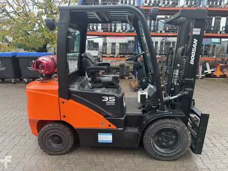 Chariots élévateurs GPL 2019  Doosan G35C-7 (2)