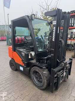 Chariots élévateurs GPL 2019  Doosan G35C-7 (5)