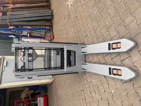 Hochhubwagen 2017  Still EXD18K (6)
