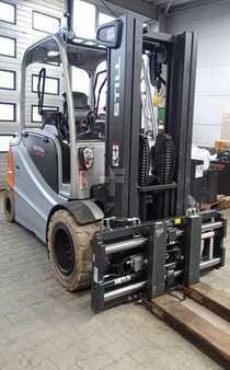 Elektro 4 Rad 2017  Still RX60-50 (1)
