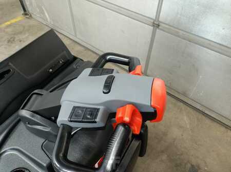 Porta-paletes elétrico 2025  EP Equipment RPL201 (3)