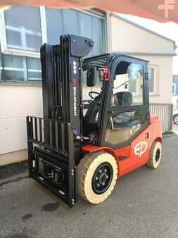 Chariots électriques à 4 roues 2025  EP Equipment EFL382X5 (2)