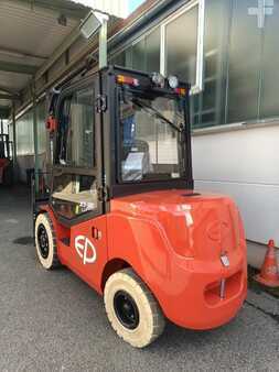 Chariots électriques à 4 roues 2025  EP Equipment EFL382X5 (4)