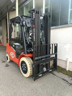 Chariots électriques à 4 roues 2025  EP Equipment EFL353 (4,8) (3)