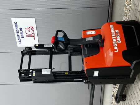 Stacker pedestre 2024  BT SWE200D (1)