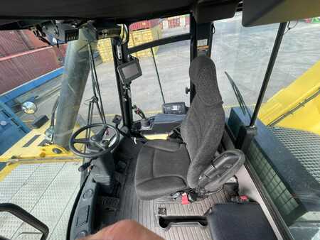 Reach stacker 2017  Hyster RS46-33CH (2) 