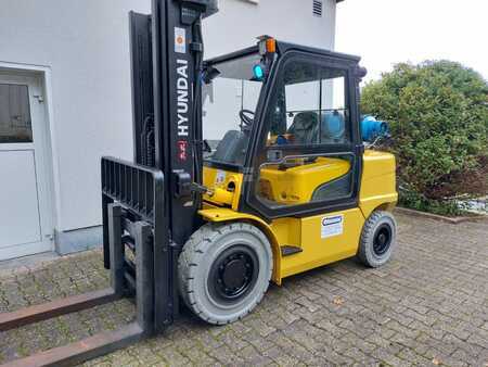 Empilhador a gás - Hyundai 50L-7A (3)