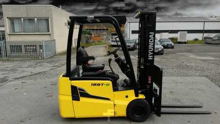 Chariots électriques à 3 roues 2015 Hyundai 18BT-9 (4)