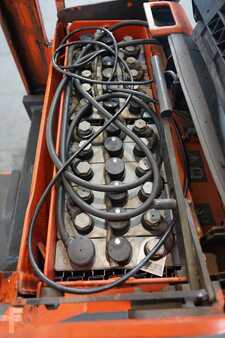 Transpalettes éléctriques 2010 Linde T 19 L 1152 ROTABATT (3)