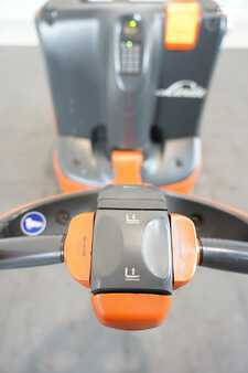 Transpalettes éléctriques 2014  Linde T 28 L ROTABATT UNI (5)